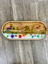 02/28/25 (6:00pm) Pressed Flowers & Resin Tray Workshop