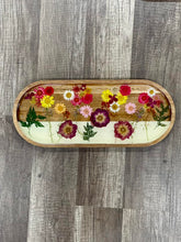 02/28/25 (6:00pm) Pressed Flowers & Resin Tray Workshop