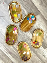 02/28/25 (6:00pm) Pressed Flowers & Resin Tray Workshop