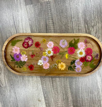 02/28/25 (6:00pm) Pressed Flowers & Resin Tray Workshop